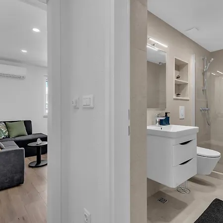 Lalu Apartman *
